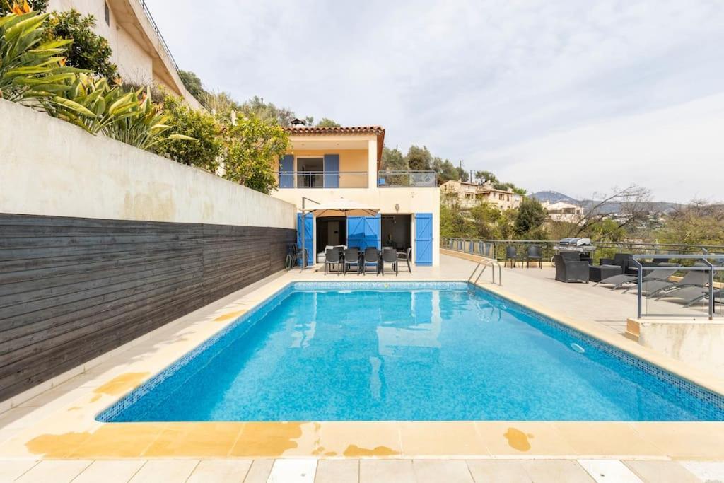 Spacieuse Nicoise Au Calme Avec Piscine Villa Nizza